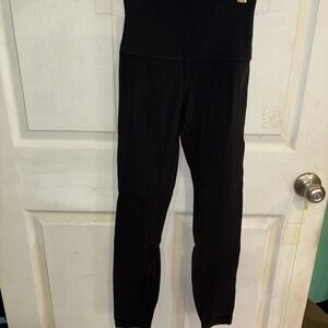 Lululemon Women's Sz 2 Capri Leggings Black